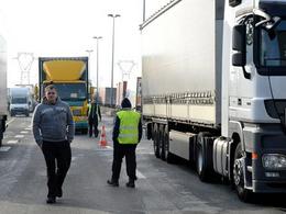 Les routiers reprennent leurs blocages pour obliger les patrons à négocier