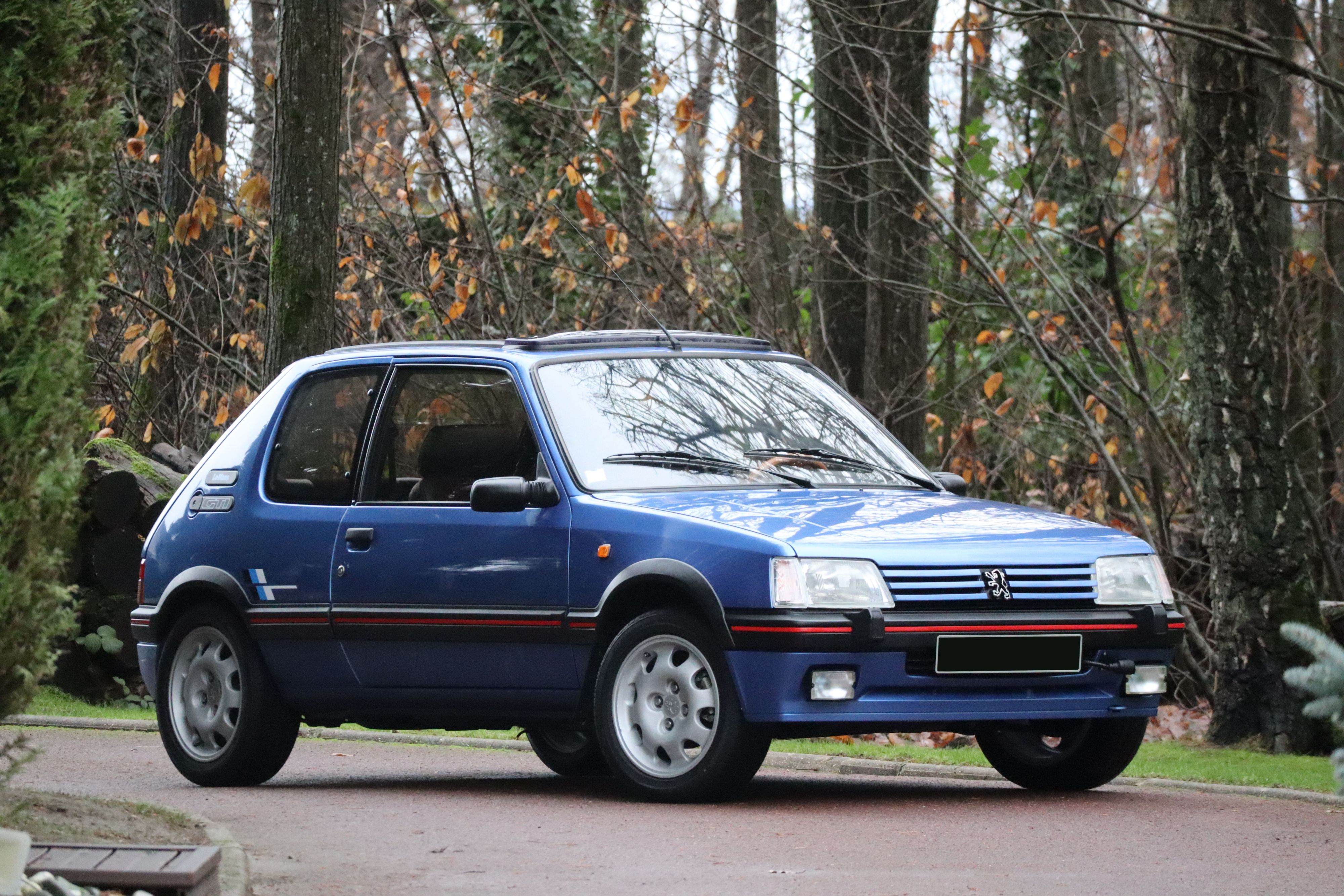 R tromobile 2023 Peugeot 205 GTI Le Mans L exception Su doise