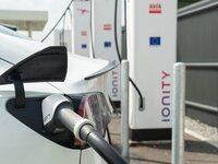 Tout ce qui change à partir du 1er août pour les automobilistes : faut-il vraiment s’inquiéter de ces nouveautés ?