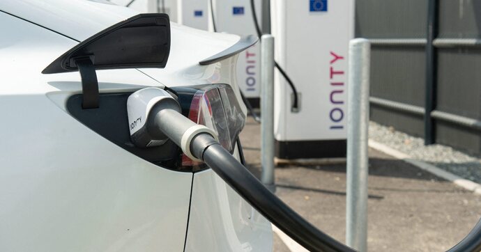 Tout ce qui change à partir du 1er août pour les automobilistes : faut-il vraiment s’inquiéter de ces nouveautés ?