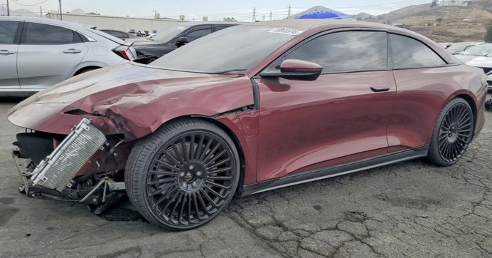 Shaquille O’Neal a-t-il déjà cassé sa Lucid Air Coupé après moins de 5000 km ?