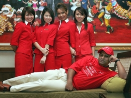 Tony Fernandes (Caterham) fait Commandeur de la Légion d'honneur