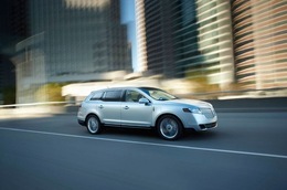 Détroit 2009 : Lincoln MKT de série