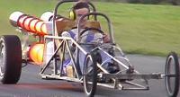 Après la voiture en kit, le dragster à réaction