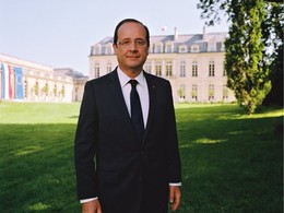 Hollande sur PSA: "un plan en l'état inacceptable"