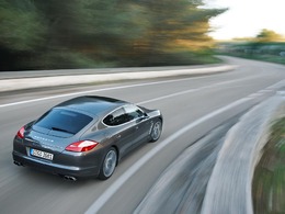 Mondial de Paris - Porsche avec une Panamera break...