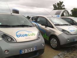 Après Paris et Lyon, la voiture électrique de Bolloré arrive à Bordeaux