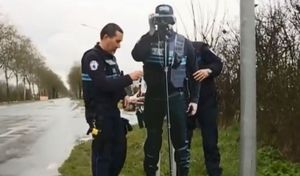 Vendée : un policier en carton pour lutter contre les excès de vitesse