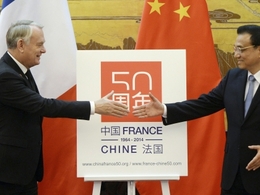 Economie : en voyage en Chine, le premier ministre cite en exemple le groupe PSA