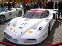 Une Ferrari FXX blanche venue de Suède