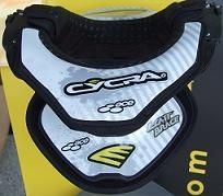 Moto Evasion a exposé ses protections cervicales Leatt Brace au GP de France