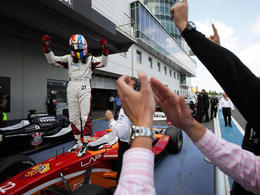 Superleague Formula/Nürburgring: Chris van der Drift impose à nouveau l'Olympiacos en superfinale