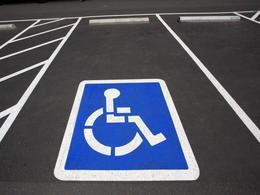 Bientôt le stationnement gratuit pour les personnes handicapées ?