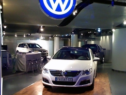 Volkswagen veut son "store" sur les Champs-Elysées