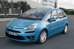 Le Citroën C4 Picasso au rappel : soucis de freinage, d'admission, et de toit panoramique.