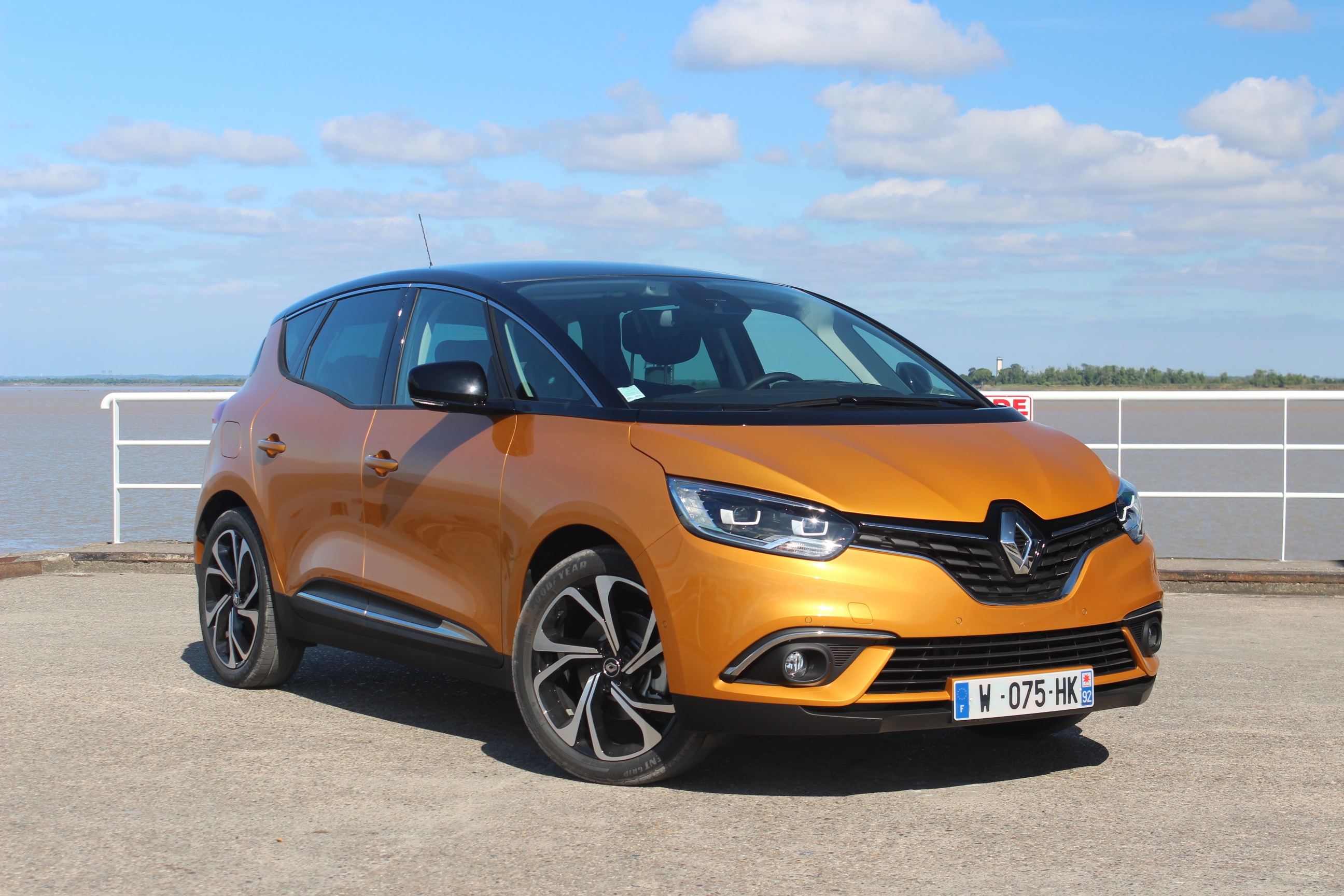 Renault Scenic 4 : comment expliquer ses mauvais chiffres de ventes