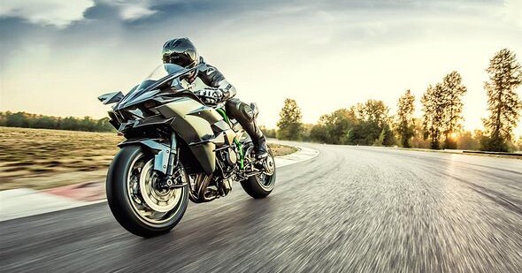 La Kawasaki H2 bientôt de retour : pourquoi la version 2027 va perdre de la puissance !