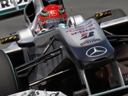 Bernie vole au secours de Schumi