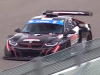 Une BMW i8 de course équipée d'un V8 atmosphérique