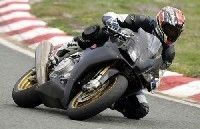 Aprilia RSV-4 : la version route en piste