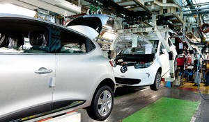 L'emploi automobile pèse deux fois moins lourd en France qu'en... Slovaquie !