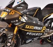 Moto3: la Peugeot se montre en uniforme en Allemagne