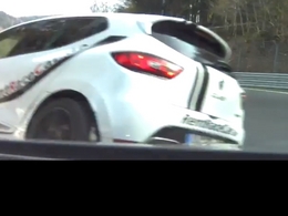 Nürburgring crash : Clio RS vs Nissan GT-R