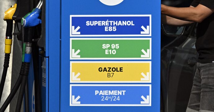 Mélanger E85 et SP95 sans boîtier : l’astuce à la pompe qui risque de coûter très cher