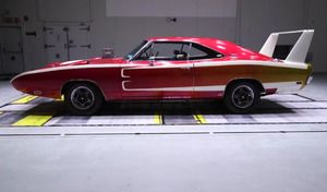 Insolite : une Dodge Charger de 1969 face un modèle de 2015 en soufflerie