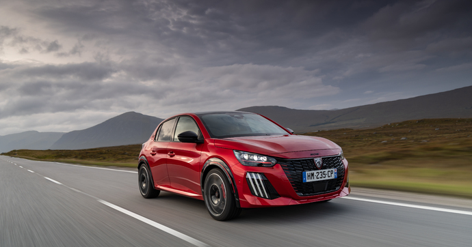 Essai Peugeot e-208 GTi (2026) : que vaut la GTi la plus puissante de l'histoire ?