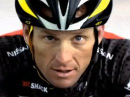 Lance Armstrong respire mieux derrière une Nissan LEAF