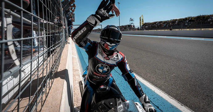 Une grande première pour Triumph et BMW avec deux titres mondiaux !
