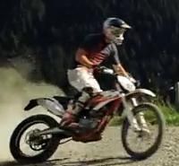 Vidéo, la 350 KTM Freeride en pleine nature