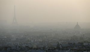 Pollution : la maire de Paris veut mesurer les émissions réelles des voitures