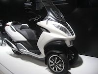 Mondial de l'Automobile en direct : le trois roues Peugeot Métropolis lancé au Printemps 2013