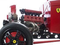 Insolite : un extraordinaire hot rod Ford à moteur...Ferrari
