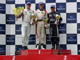 AutoGP/Magny-Cours: Grosjean prend la tête du championnat puis la perd!