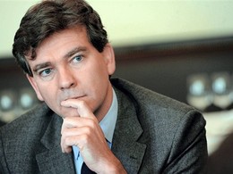 Arnaud Montebourg confirme la prochaine annonce du haut de gamme Renault