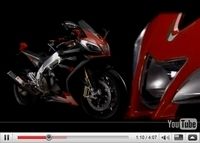 Vidéos moto : L'Aprilia RSV4 Factory sous toutes les coutures