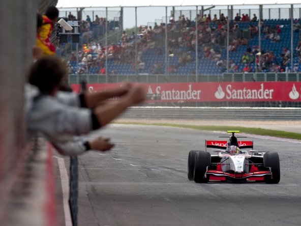 GP2/Silverstone: Maldonado puis Perez s'imposent. Bianchi proche de la victoire. 