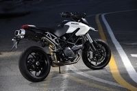 Ducati Hypermotard 796 : Les photos officielles