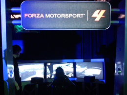Caradisiac en direct de Los Angeles - Nous avons testé en exclu Forza 4 avec un nouveau volant