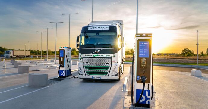 Comment Vinci Autoroutes entend devenir un poids lourd de la recharge