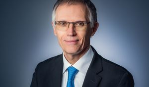 Carlos Tavares (PSA) demande à l'Etat d'agir pour la voiture électrique