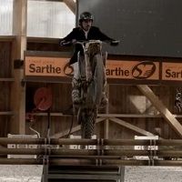Vidéo - Endurance : Louis Rossi se met au saut d'obstacles