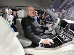 Martin Winterkorn, plus que jamais patron, va restructurer le groupe VW
