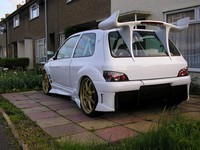 Une Clio qui en a gros... sous le capot !