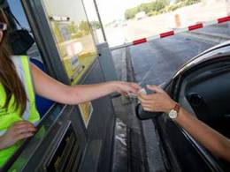 Autoroutes : l'Assemblée vote un tarif réduit pour les véhicules propres et les covoitureurs