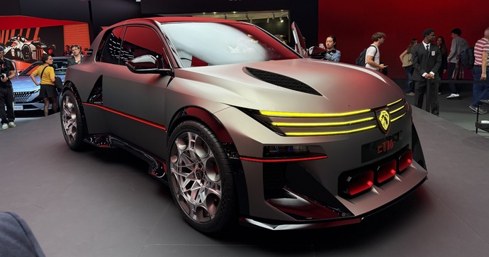 816 chevaux, 0 à 300 km/h de Bugatti : la Peugeot E-T16 bat la Renault R5 Turbo 3E mais elle n’osera jamais l’affronter