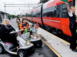 Privés de train, ils parcourent 500 kilomètres en chaise roulante